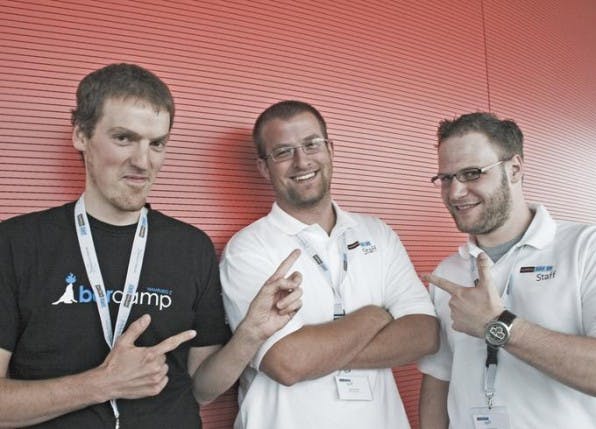 Jonathan Wage (Mitte) stand t3n-CTO Martin Herr (links) und Symfony-Day-Initiator Dennis Benkert in Köln Rede und Antwort. Jonathan Wage (Mitte) stand t3n-CTO Martin Herr (links) und Symfony-Day-Initiator Dennis Benkert in Köln Rede und Antwort.