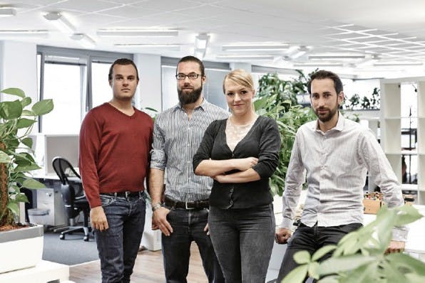 Ein heterogenes Team bringt Erfolg, wie das Management von plista zeigt (v.l.n.r.): Verkäufer und Branchenkenner Dominik Matyka, Organisations- und Finanztalent Christian Laase, strategische Allrounderin Jana Kusick sowie Visionär und Techniker Andreas Richter. (Foto: plista)