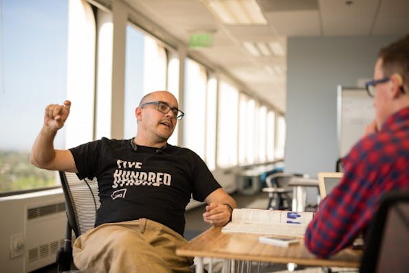 Investor jenseits der Konventionen: Dave McClure bezeichnet sich selbst unter anderem als Troublemaker und „Part-Time Sith Lord“ (Foto: Dennis Viera)