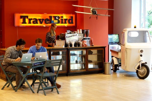Weil der Online-Reisevermittler TravelBird so schnell wuchs, brauchte das Unternehmen ein gezieltes Retention-Management-Konzept. Heute gibt es für die knapp 600 Mitarbeiter ein Programm für ihre Weiterentwicklung und Gesundheit. (Foto: ©TravelBird pictures by A. van Haastrecht)