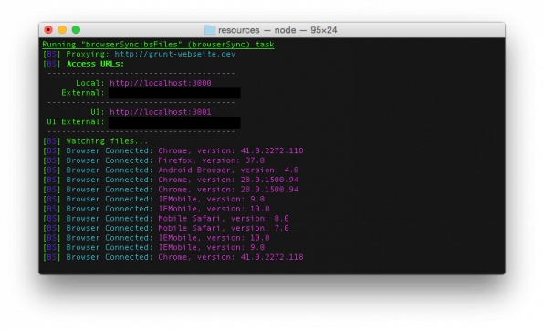 Das Terminal listet alle über Browser-Sync synchronisierten Geräte auf – inklusive der verwendeten Browserversion. Cross-Browser-Testing gestaltet sich so um ein vielfaches einfacher.