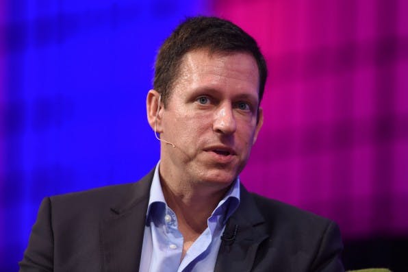 Der Tod sollte laut Peter Thiel als Problem gesehen werden, dass sich lösen lässt. Thiel steckt deshalb viel Geld in entsprechende Forschung zur Lebensverlängerung. (Foto: Websummit / Flickr, Lizenz: CC-BY 2.0)