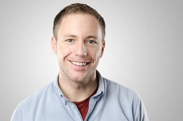 Der Digitalnomade Tim Chimoy schätzt an der Komponenten-Gründung vor allem die Flexibilität und die Freiheit: Er ist auf keinen festen Standort oder ein festes Büro angewiesen.