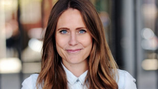 „Ich denke, dass Frauen bei Pitches im Schnitt zurückhaltender auftreten als Männer. Und viele denken bei ihren Gründungen vermutlich von Anfang an kleiner.“ Lea Lange, Gründerin, Juniqe