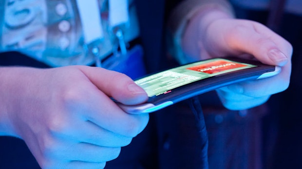 Nokia Kinetic-Prototyp: Biegsame Smartphones bis 2014