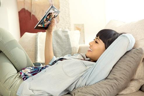 sony-xperia-tablet-s-3_XperiaTablet_asian_female