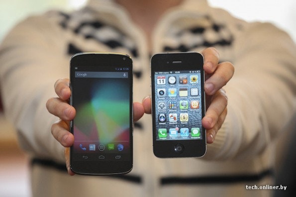 LG-Nexus-4-vs-iphone-4s