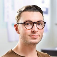 Gemeinsam mit seiner Frau Mona hat Steffen Siewert (27) „airfy“ gegründet. Die Mission: Stadtweites WLAN, das sicher, einfach und kostenlos ist. (Foto: airfy)