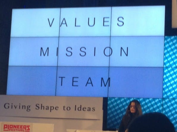 Values, Mission, Team: 3 Bausteine für gute Unternehmenskultur, wie Teli auf dem Pioneers Festival erklärt. (Bild; t3n.de)