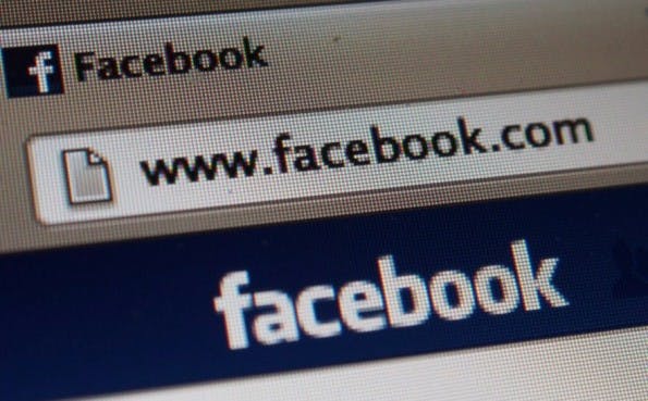 Facebook plant ein eigenes Werbenetzwerk, dass Ads in Drittanbieter-Apps einspeist. (Bild: Flickr-acidpix / CC B 2.0)