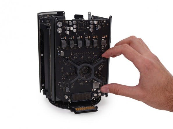 Mac Pro: So sieht die kleine Workstation von innen aus. (Foto: iFixit)