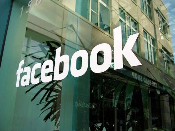 Privatnachrichten: Facebook soll Links zu Werbezwecken auswerten. (Foto: Marco Paköeningrat / Flickr Lizenz: CC BY-SA 2.0)