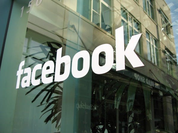 Facebook hat sich die Mobile-Messaging-App WhatsApp einverleibt. #FLICKR#