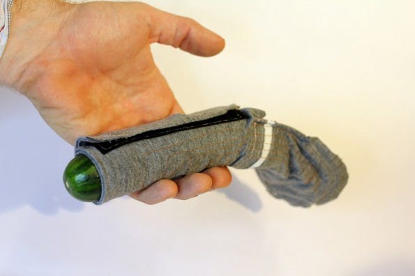 Open-Source-Kondom: Hier ein früher Prototyp des Electric Eels. (Bild: Andrew Quitmeyer)