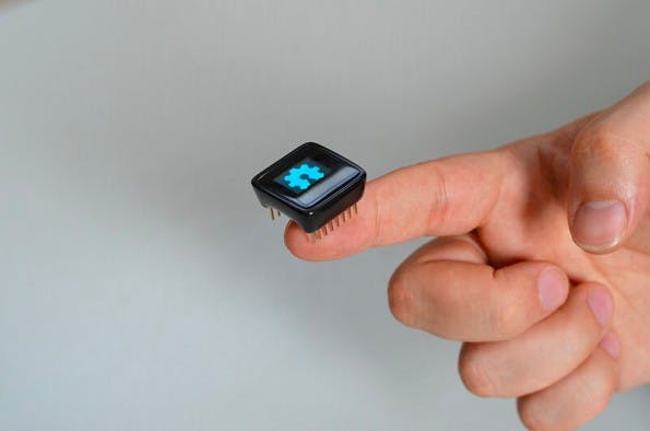 MicroView: Das Mini-Arduino mit integriertem Bildschirm erobert gerade Kickstarter. (Foto: Geek Ammo)