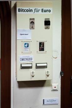 Ein selbstgebauter Bitcoin-Automat als Kunstprojekt. (Bild: Max F. Albrecht)