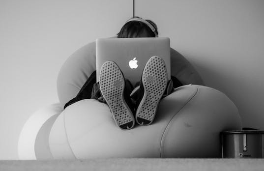 5 Design-Podcasts, die Kreative unbedingt abonnieren sollten