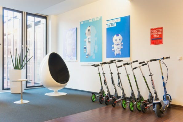 Startup-Kultur bei Kreditech: Man setzt auf Datenspezialisten statt Banker, Rundum-sorglos-Pakete und echten Zusammenhalt. (Foto: Kreditech)