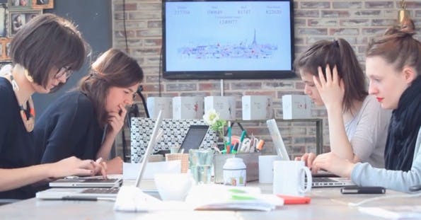 Das My-Little-Paris-Office. (Screenshot Youtube)