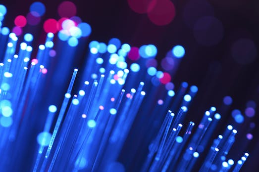 255 Terabit pro Sekunde: Wissenschaftler stellen mit Glasfaser neuen Rekord auf
