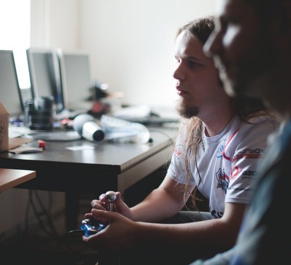 Schnell, schneller, Starcraft: Wer das Spiel auf Wettkamp-Niveau spielen will, braucht eine schnelle Hand. (Foto: Thekla Ehling)