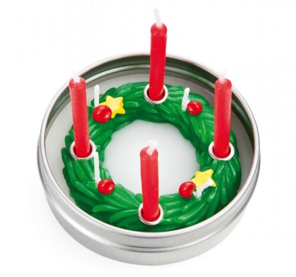Ein kleiner Adventskranz wie die „Candles to go“ von Donkey Products könnte Büroarbeiter froh machen. (Screenshot: Donkey Products)