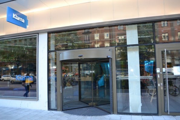 Klarna Headquarter in Stockholm: Haupteingang. (Foto: Jochen G. Fuchs)