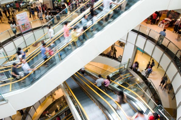 crowded mall