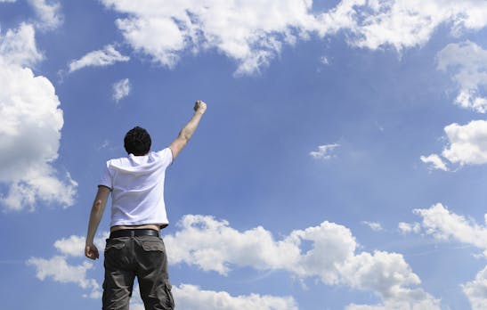 Du willst hoch hinaus? Red Bull, Amazon und SIXT suchen Kollegen