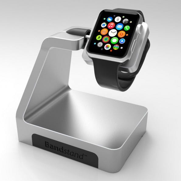 Apple Watch: Die Ladestation bringt drei zusätzliche USB-Anschlüsse mit. (Foto: Bandstand)