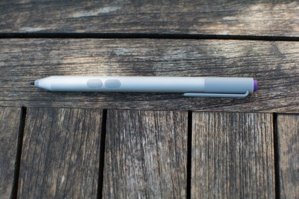 Man gewöhnt sich schnell an die Bedienung mit dem Stift. (Foto: Johannes Schuba)