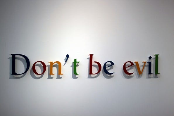 Neben „Don't be evil“ hat Google zehn offizielle Unternehmenswerte. (Foto: tangi bertin / flickr.com, Lizenz: CC BY)