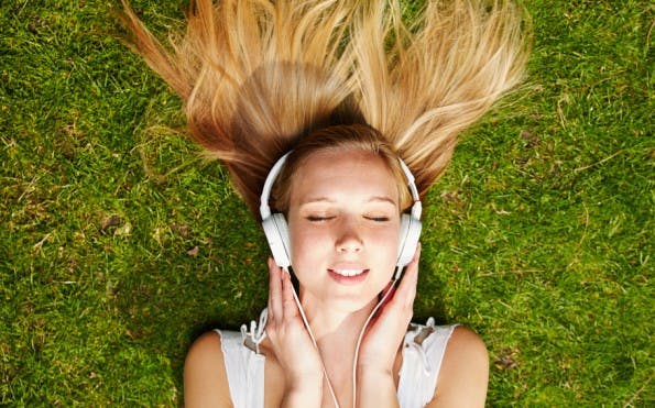 Apple Music und andere Spotify-Alternativen: 16 Musik-Streaming-Dienste im Vergleich. (Foto: Shutterstock-Robert Kneschke)