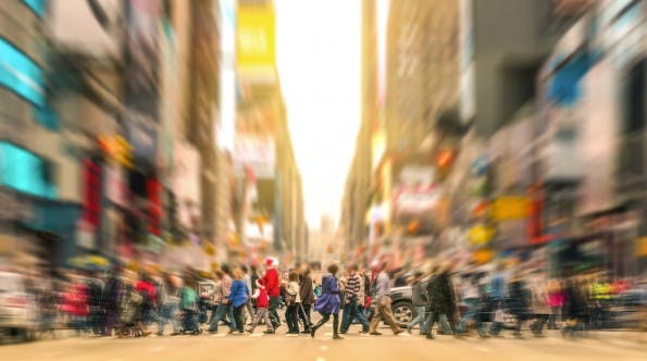 Immer in Bewegung bleiben und Leistung bringen. Viele Personen wandern von einem Job zum anderen. (Foto: Shutterstock-View Apart)