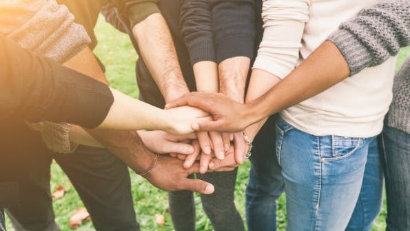 Erfolgreich ist nur, wer das richtige Team um sich versammeln kann. Andernfalls kann die Unternehmensgründung schnell in einem Fiasko enden. (Foto: Shutterstock / William Perugini)