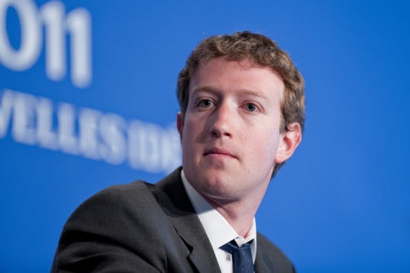 Facebook-Scoring könnte bald kommen – Mark Zuckerberg plant Schufa-Funktion. (Foto: Frederic Legrand - COMEO / Shutterstock.com)