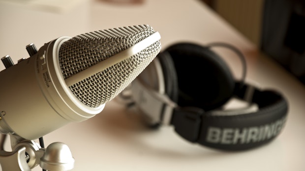 10 neue Podcasts, die du dir anhören solltest