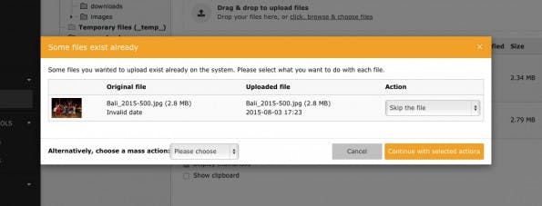 Wenn ihr versucht in TYPO3 CMS 7.4 eine vom Namen bereits vorhandene Datei hochzuladen, erscheint dieser Dialog. (Screenshot: TYPO3.org)