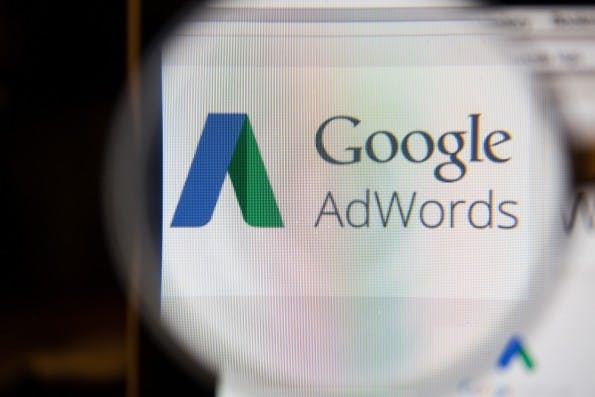 Customer Match: Google-AdWords ermöglicht jetzt den Import von E-Mail-Listen. (Foto: GongTo / Shutterstock.com)