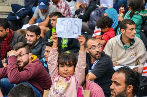 Syrische Flüchtlinge suchen in Deutschland nach Aysl. (Foto: Alexandre Rotenberg / Shutterstock.com)