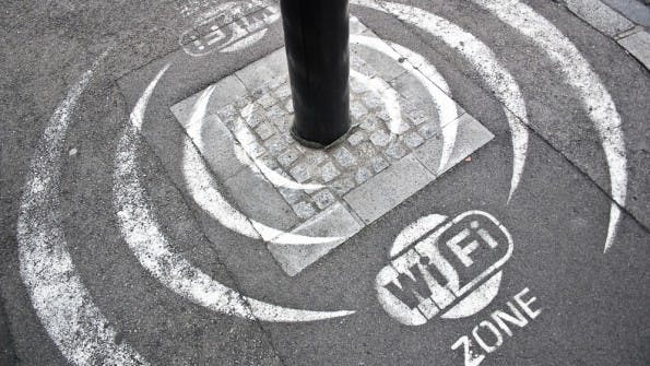 Es ist immer gut zu wissen, wo der nächste kostenlose WLAN-Hotspot zu finden ist. (Foto: Shutterstock)