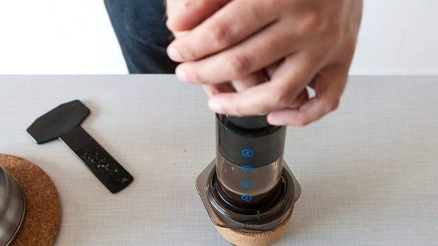 Kaffee für’s Büro: Richtig pressen mit der Aeropress