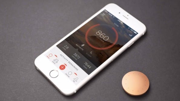 Mithilfe der Misfit-Link-App kann der Activity-Tracker synchronisiert werden. (Bild: Misfit)
