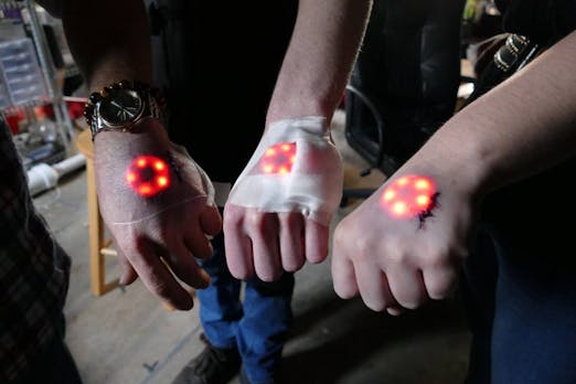 LEDs unter der Haut: Warum Biohacker keine geltungsbedürftigen Freaks sind