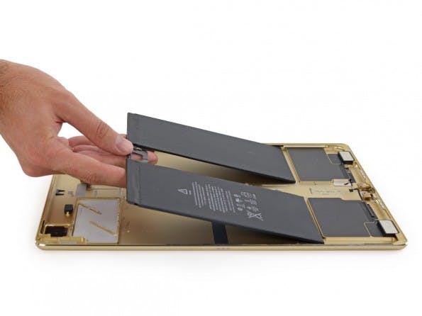 Der Akku des iPad Pro hat eine beachtliche Kapazität. (Foto: iFixit)
