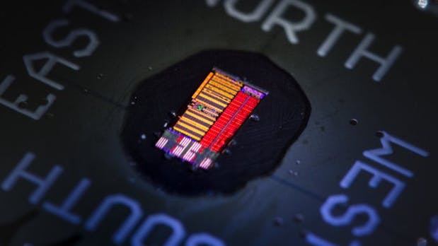 Wissenschaftlicher Durchbruch: Dieser Prozessor setzt auf Licht statt auf Elektrizität