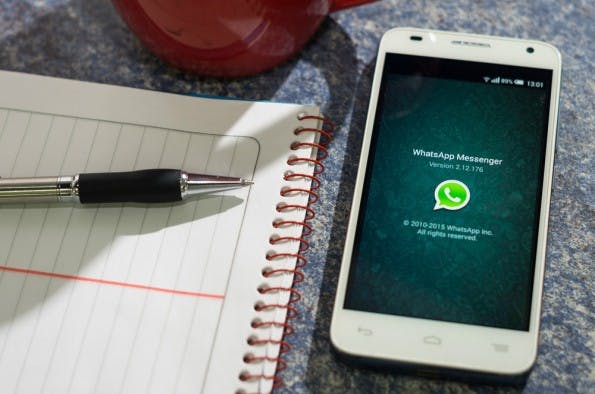 WhatsApp: weit verbreitet, aber nur mäßig beliebt – gewissermaßen ein notwendiges Übel (Foto: Shutterstock)
