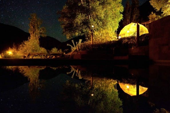 Diese Unterkunft in Chile ist komplett auf Sternenbeobachtung abgestimmt. (Foto: Airbnb)