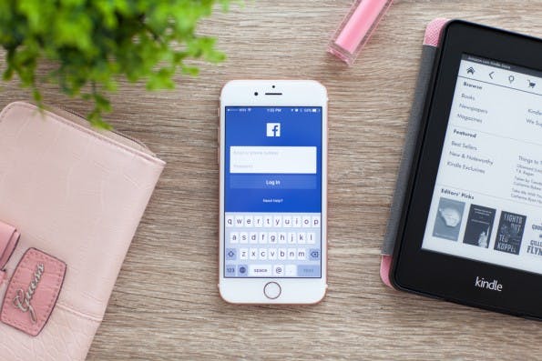 Facebook-Accounts werden häufig per Phishing, Session Hijacking oder Keylogging gehackt. (Foto: Denys Prykhodov / Shutterstock.com)
