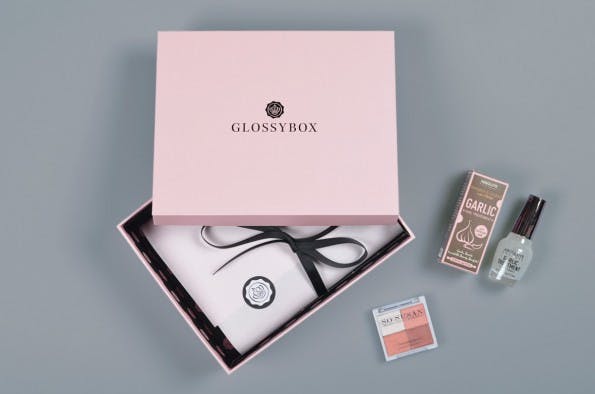 Mithilfe des Empfehlungsprogramms von Firal konnte der Kosmetikboxen-Versender Glossybox in einem Monat rund 1.000 Neukunden gewinnen. (Foto: Glossybox)